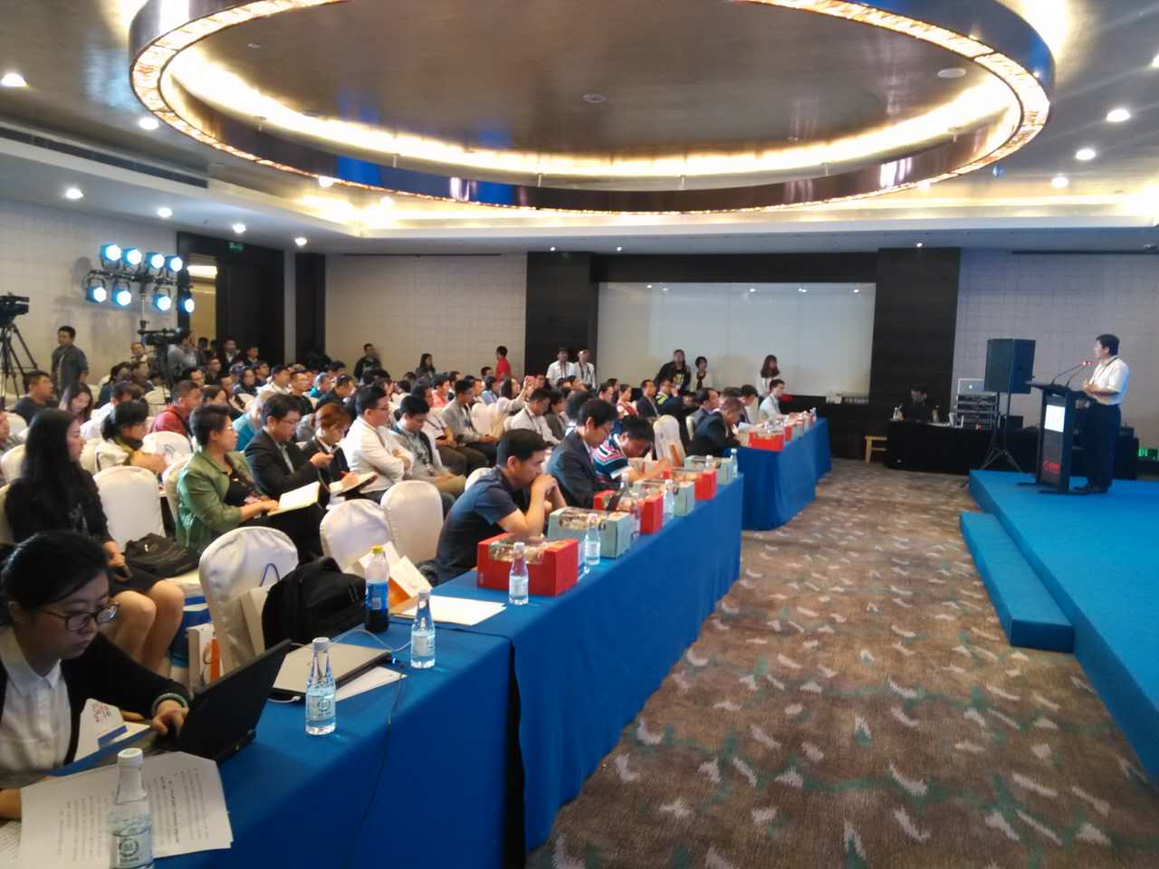 󔵓r𣺔ȫc[˽oՓ£