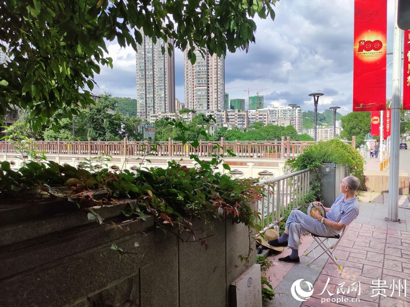 ӵR·e СL~W ƽܔz