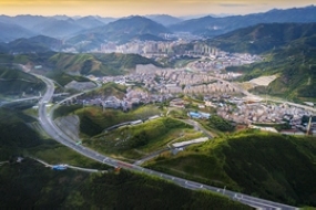 望謨縣城-望謨縣融媒體中心