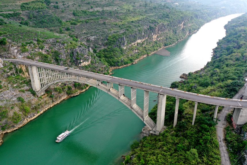 省道210關嶺至安龍公路花江大橋。貴州省交通運輸廳供圖
