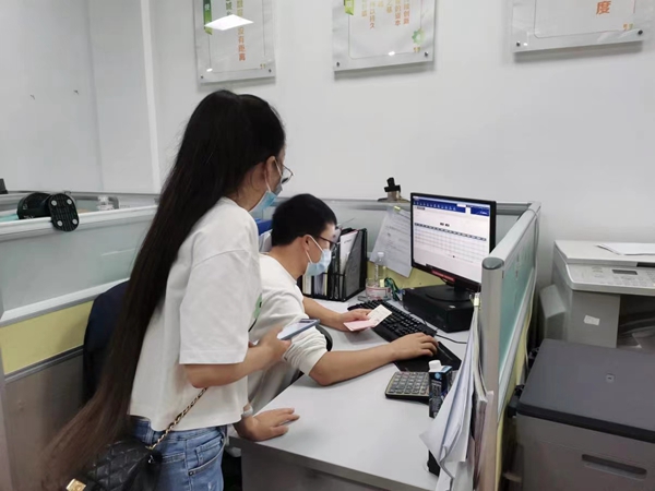 插圖6吹響復工復業的號角。