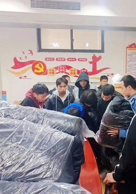 貴州水職院：發放暖心冬衣 輸送“冬日”溫暖