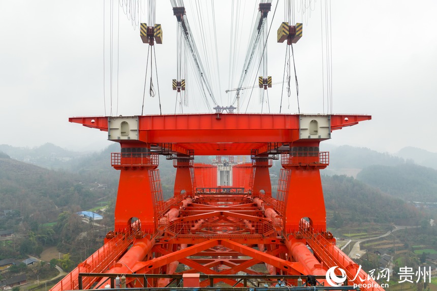 德余高速烏江特大橋施工現場。人民網記者 涂敏攝