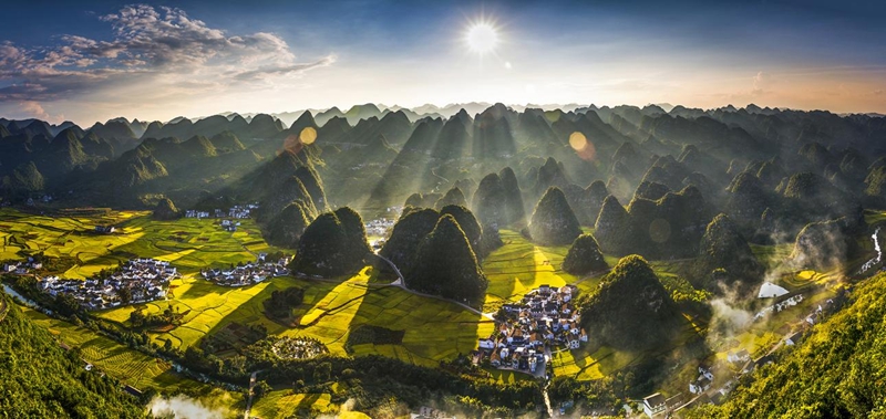 醉美萬峰林。陳劍平攝