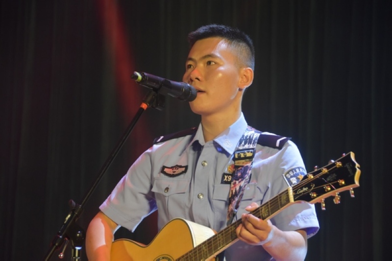 參加畢業演出的王金磊。貴州警察學院供圖