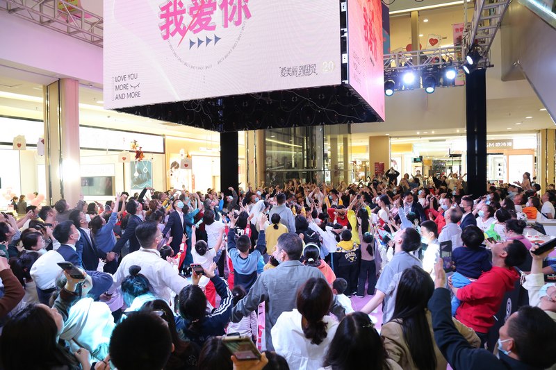 火熱的國貿商圈經濟。