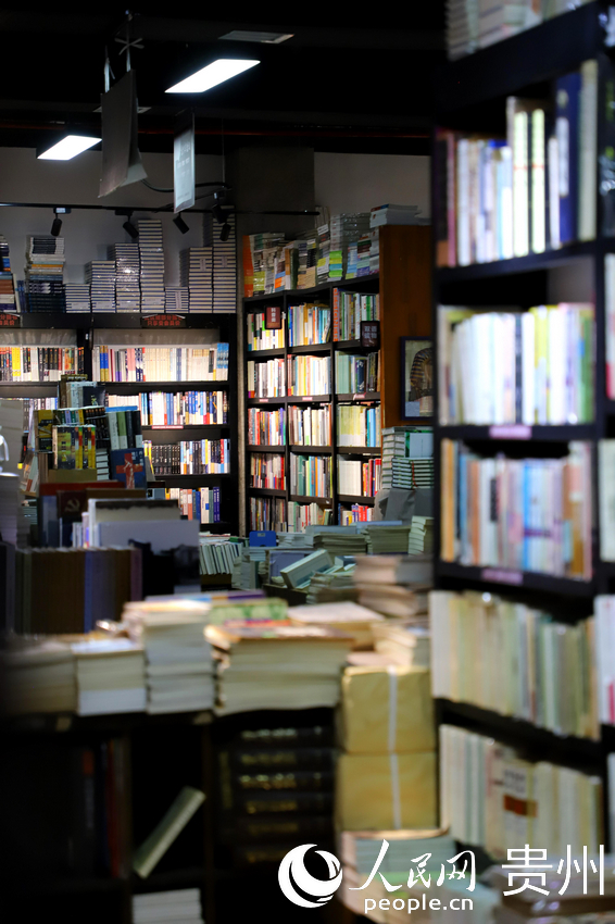 “也閑書局”一角。人民網 顧蘭云攝  