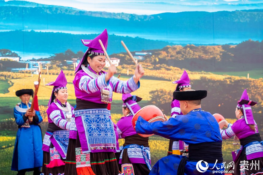 活動現場表演的《花鼓舞》。人民網記者 涂敏攝