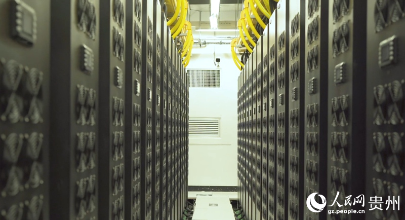 貴安超算中心機房一隅。人民網 陽茜攝