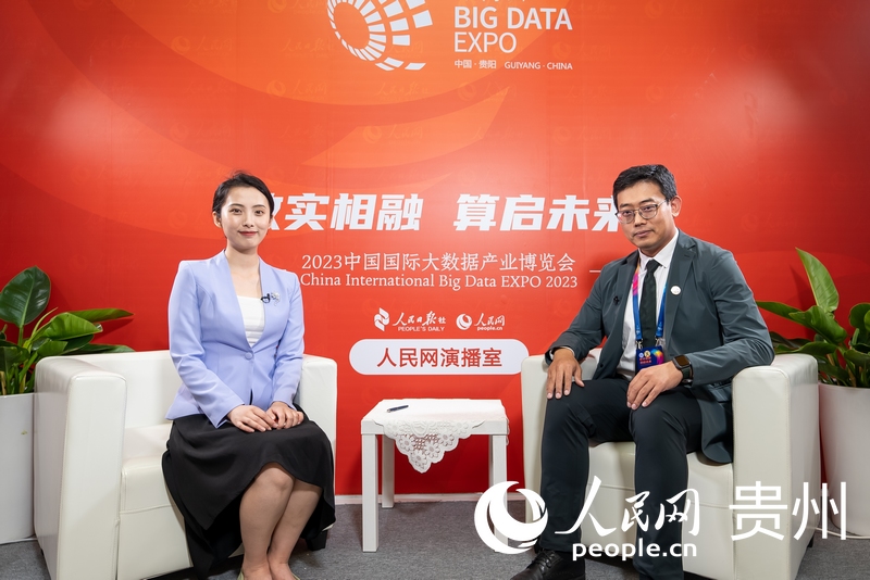 滿幫集團黨委書記、高級副總裁徐強接受人民網專訪。人民網記者 涂敏攝