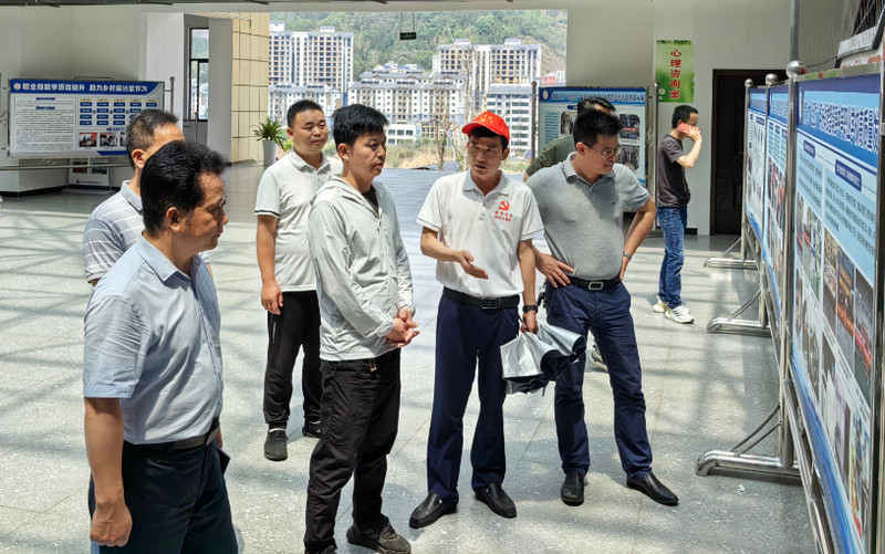 粵黔協作工作組到學校調研。望謨縣中等職業學校供圖