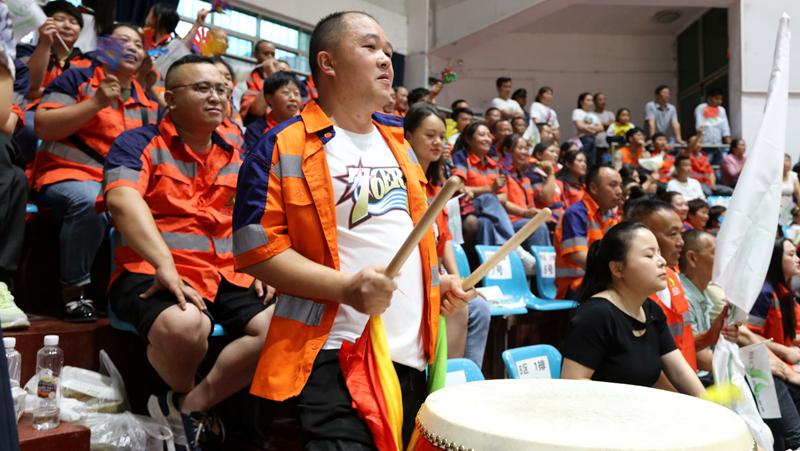 啦啦隊。杜開雪攝