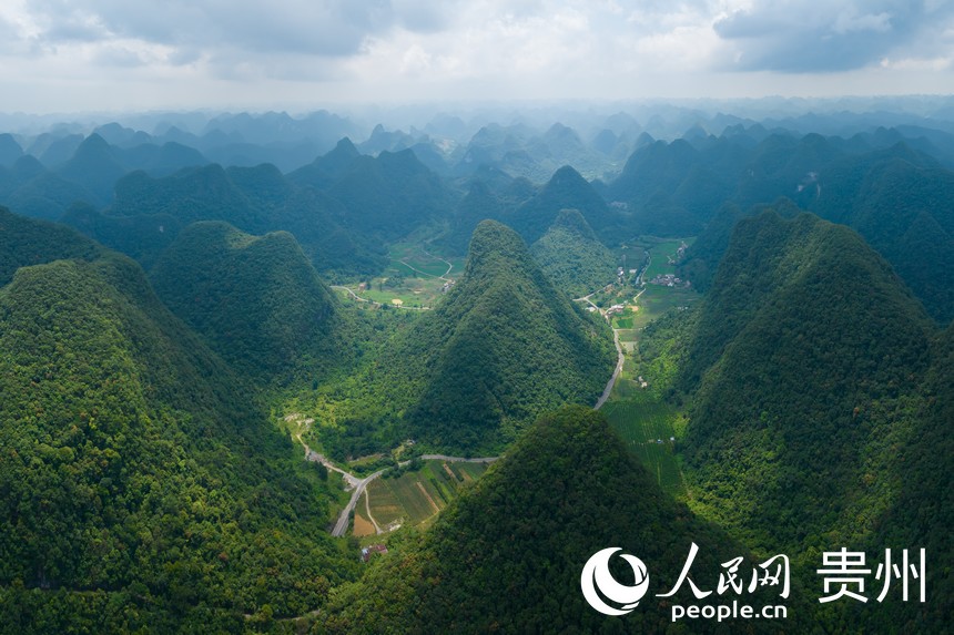 航拍貴州茂蘭國家級自然保護區。人民網 涂敏攝
