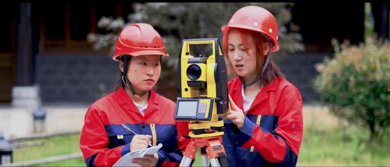 圖2 勘測現場。貴陽職業技術學院供圖.jpg