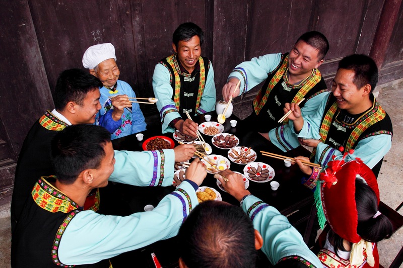 “三幺臺”（酒席）。藺黎明攝