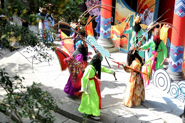 地戲表演。