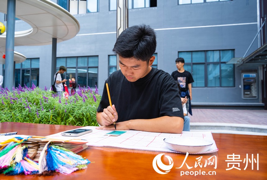 中秋國慶游園會活動現場。人民網 陽茜攝