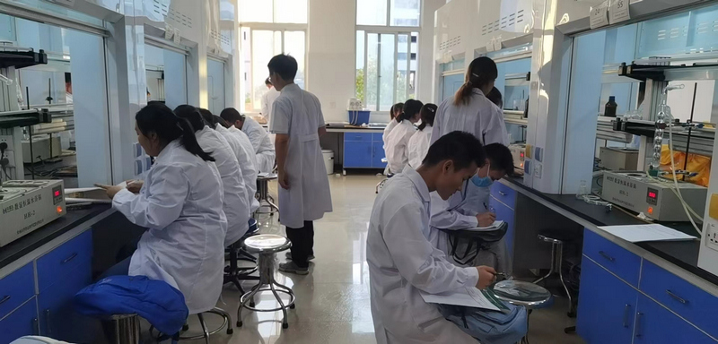 實踐教學。趙爽攝