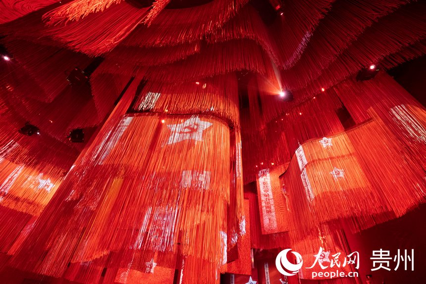 《紅飄帶·偉大征程》勝利豐碑篇章。人民網記者 涂敏 攝