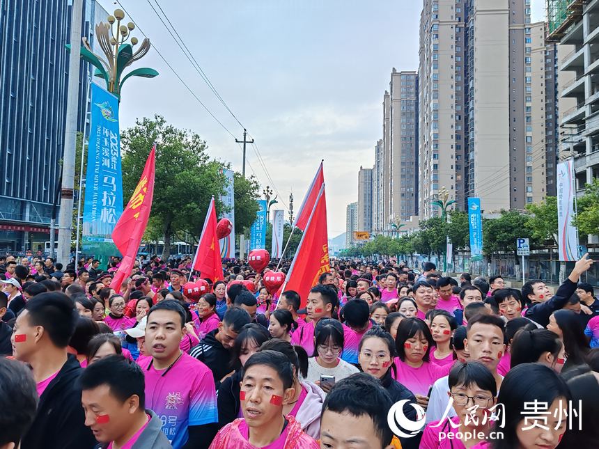 馬拉松賽現場。張宇攝