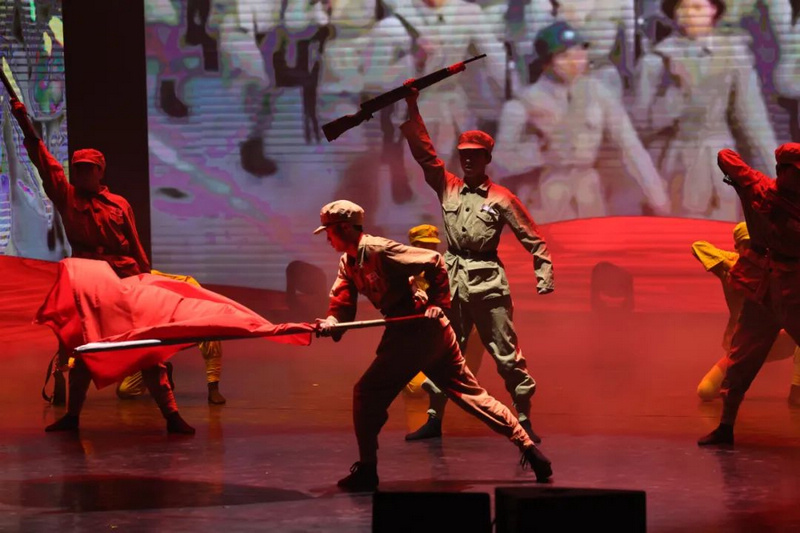 情景表演《中國人民解放軍軍歌》。