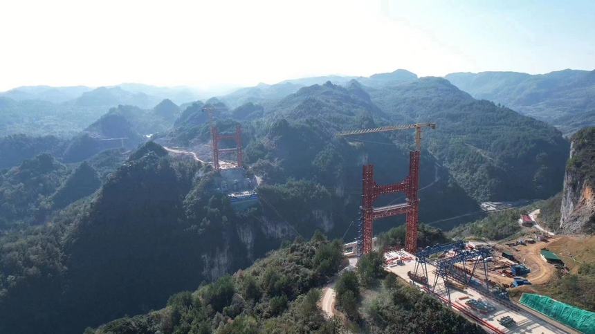 建設中的馬場河特大橋。貴州貴平高速公路有限公司供圖