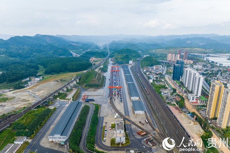 航拍貴陽國際陸港。人民網記者 涂敏攝