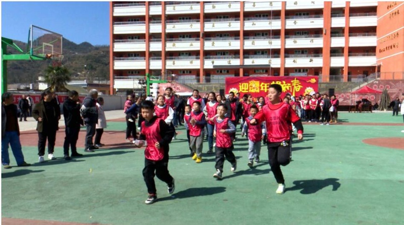修文縣谷堡鎮烏栗村開展“迎龍年 賀新春”活動。