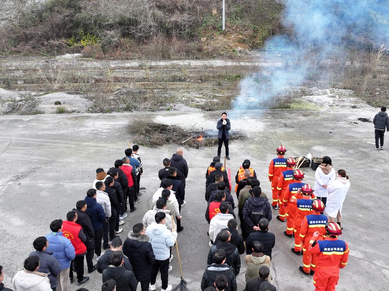 金中鎮接令集結、安排任務。