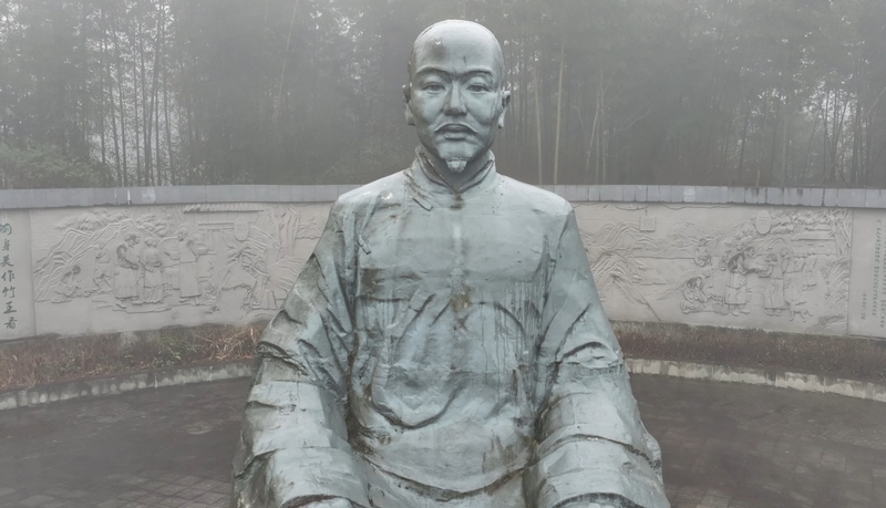 黎理泰雕像。