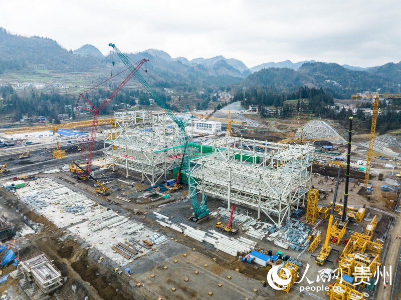 國家電投貴州金元織金“上大壓小”異地改建項目施工現場。人民網 陽茜攝