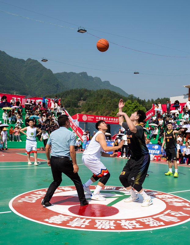籃球邀請賽開球儀式。李學友攝