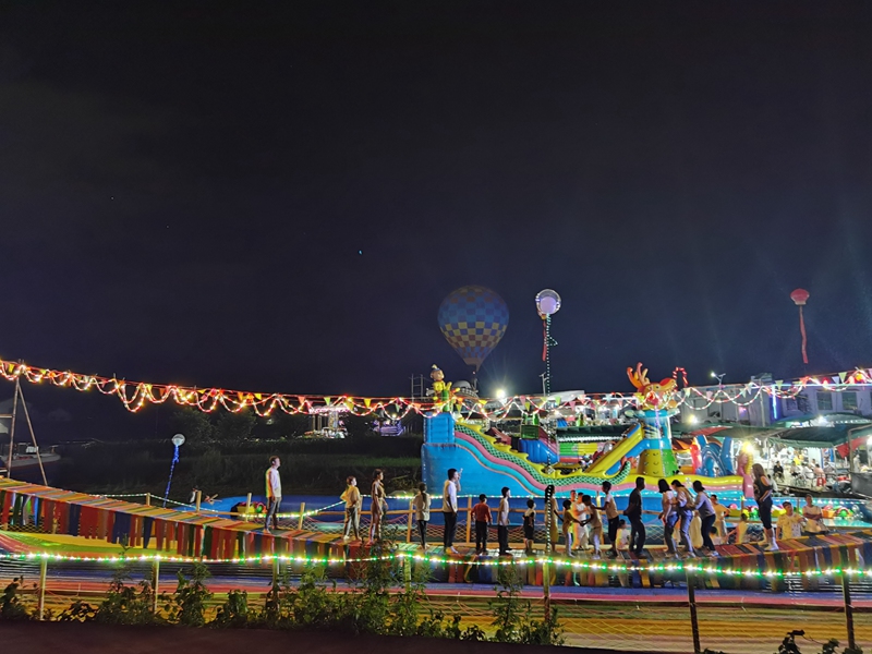 幫助水井村打造荷塘夜經濟。中國航空工業集團供圖