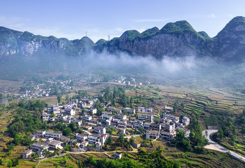 2024年5月5日，貴州省黔西市五里布依族苗族鄉中心村景色（無人機照片）。