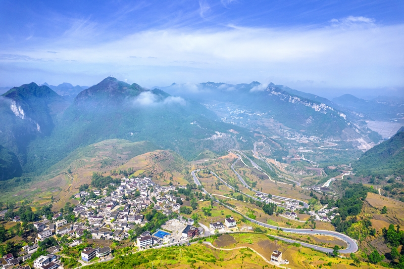 2024年5月5日，貴州省黔西市五里布依族苗族鄉中心村景色（無人機照片）。
