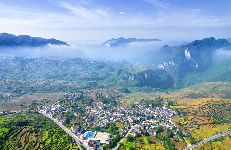 2024年5月5日，貴州省黔西市五里布依族苗族鄉中心村景色（無人機照片）。