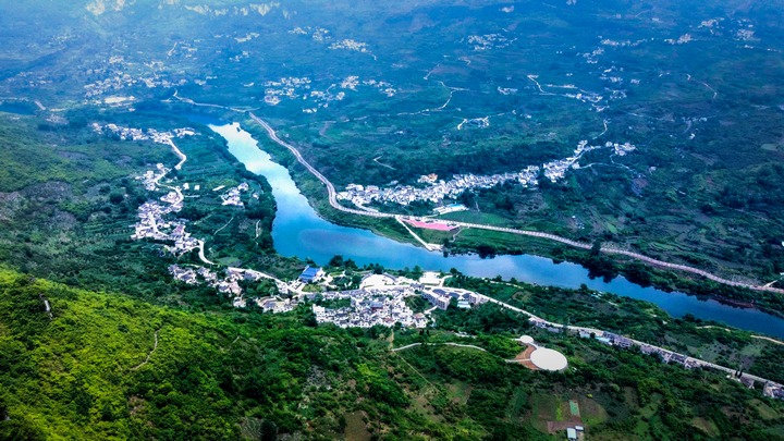 丘林村鳥瞰圖。畢節市委宣傳部供圖
