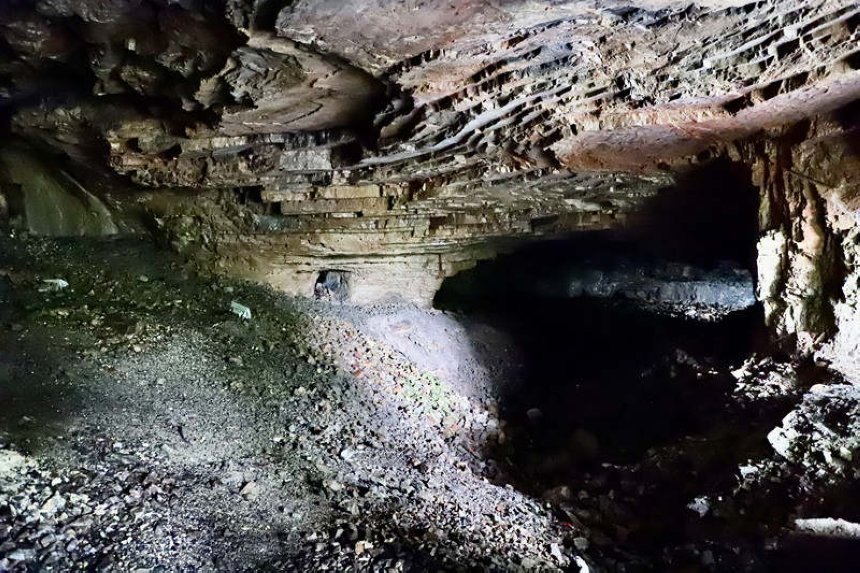 圖為礦洞內部場景。顧蘭云攝