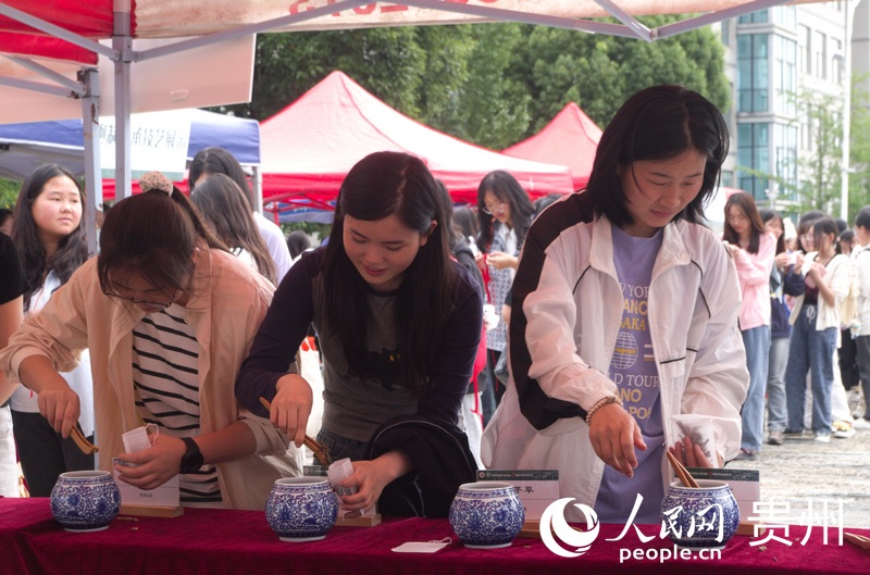 活動現場。人民網 龍章榆攝