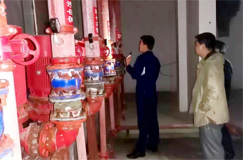 鎮公共安全辦對避暑小區進行消防檢查。