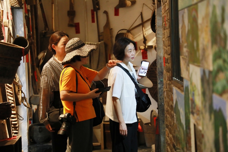 4、隨處參觀 。趙軍攝