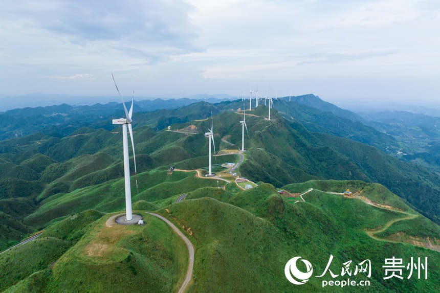 航拍金沙縣玉簪花云海景區。人民網記者 涂敏攝