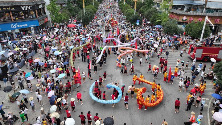 2024年施秉水龍狂歡活動現場。吳昌前攝