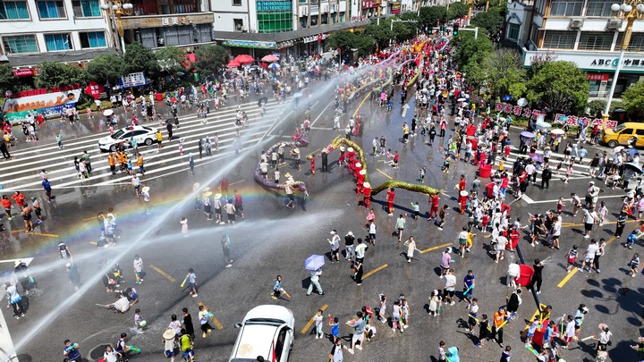 2024年施秉水龍狂歡活動現場。吳昌前攝