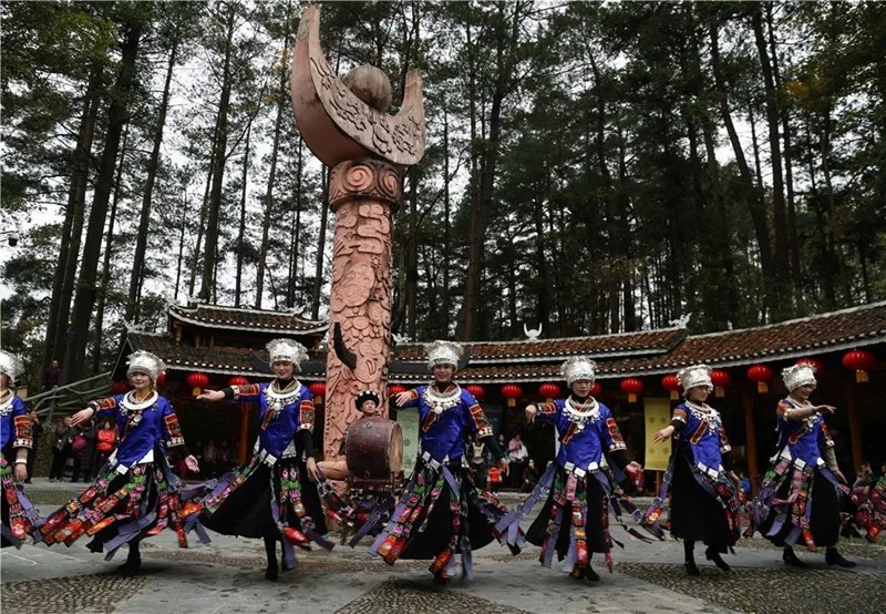 多彩民族文化。