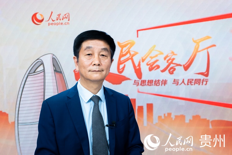 貴黔國際總醫院副院長、胸心外科主任楊康做客人民網演播室。涂敏攝