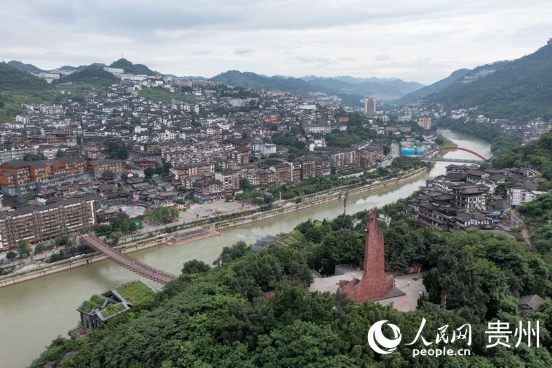 茅臺渡口紀念碑。人民網記者 翁奇羽攝