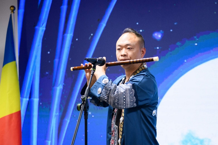 貴州歌舞劇院藝術家表演。傅永山攝