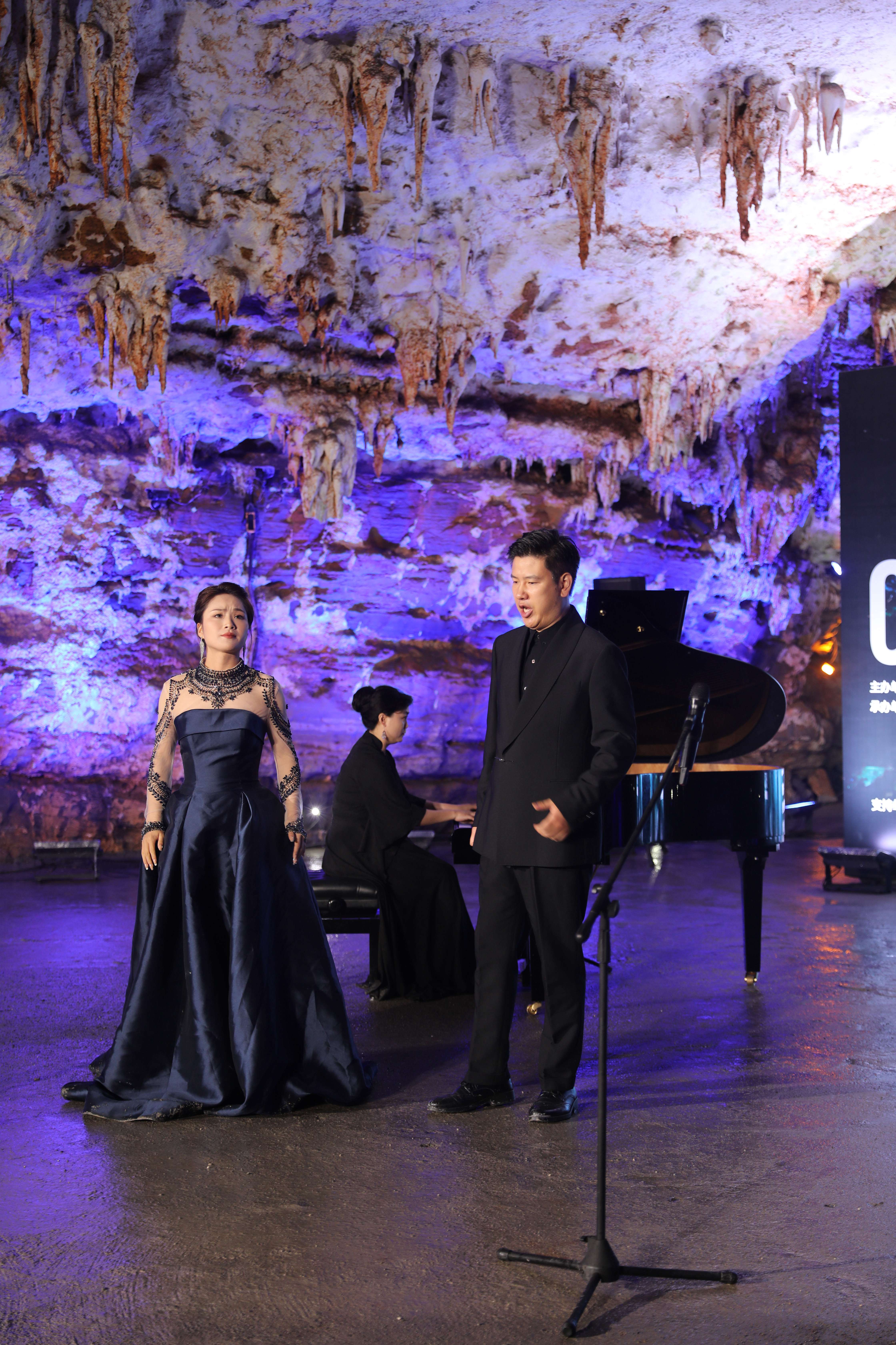 圖為男女生二重唱《得救了，實在可喜》 。潘婭攝 