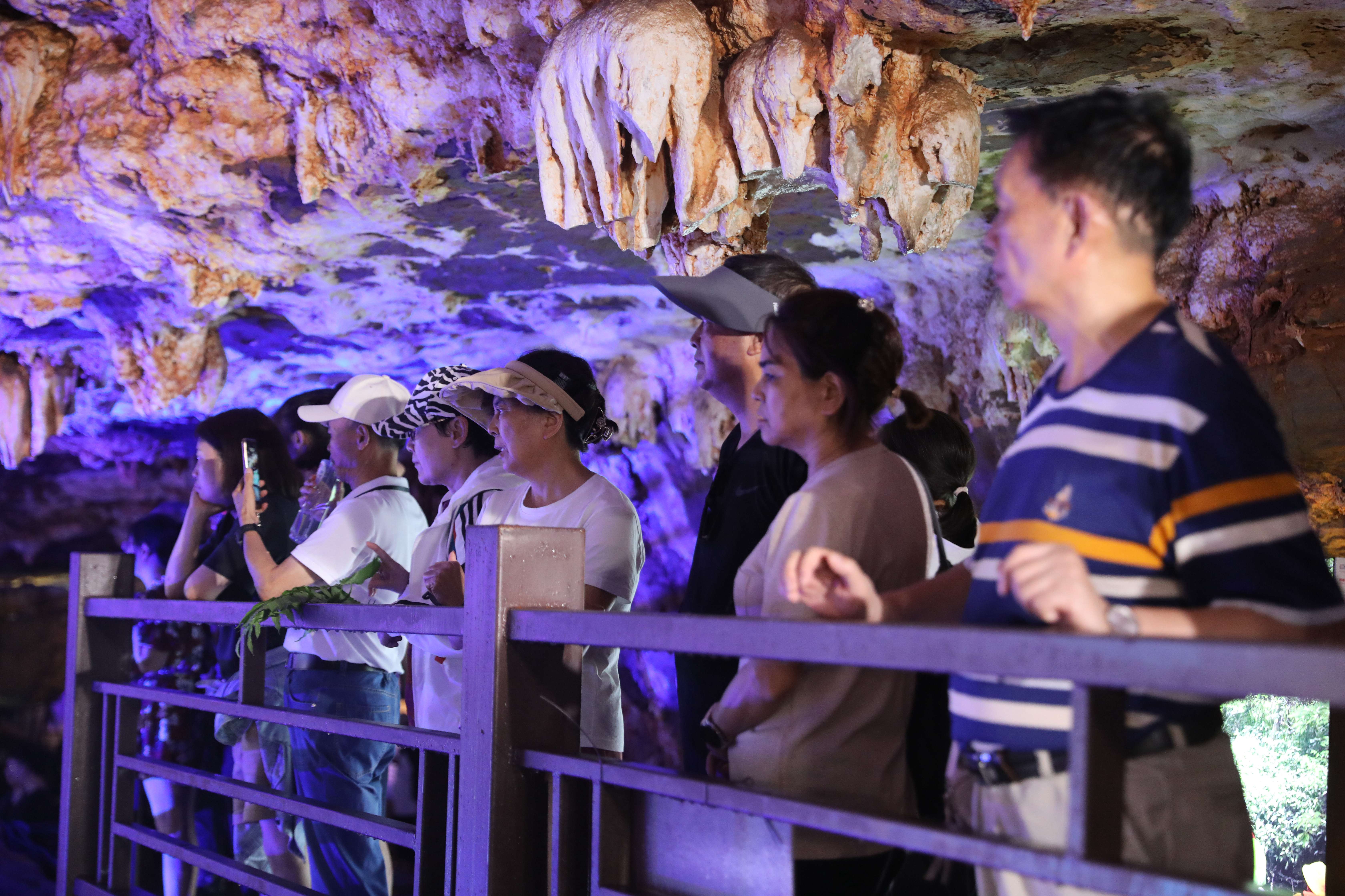 圖為觀眾一角 。潘婭 攝